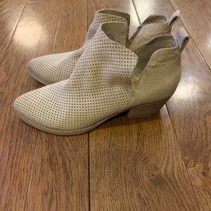 Dolce Vita Booties